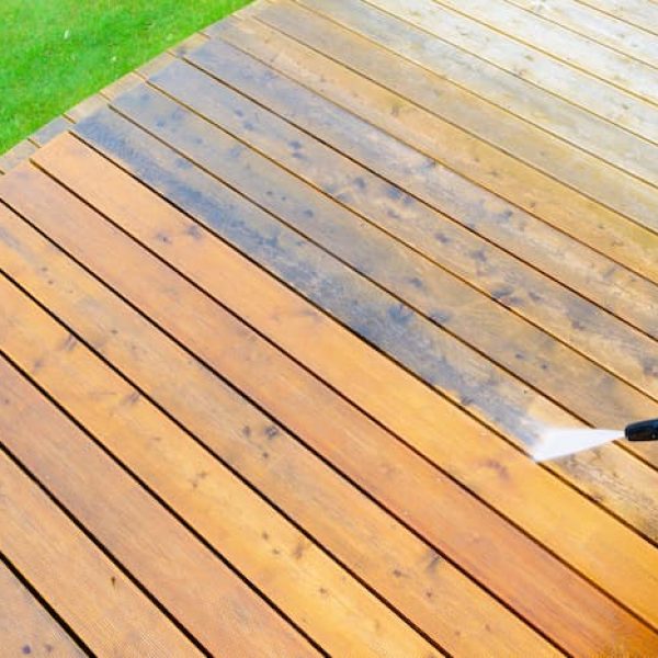deck-cleaning